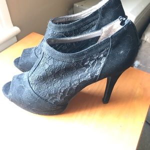Black peep toe heels size 9.5 US